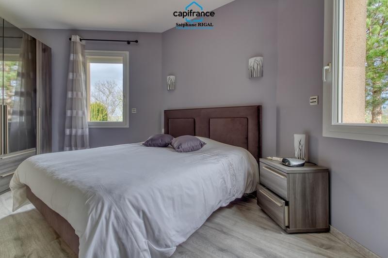 Propriété - 175 m² - 6 pièces