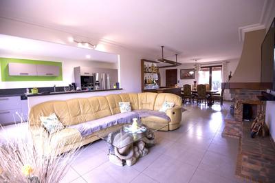 Maison - 187 m² - 7 pièces