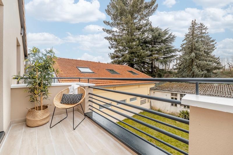 Maison - 210 m² - 9 pièces