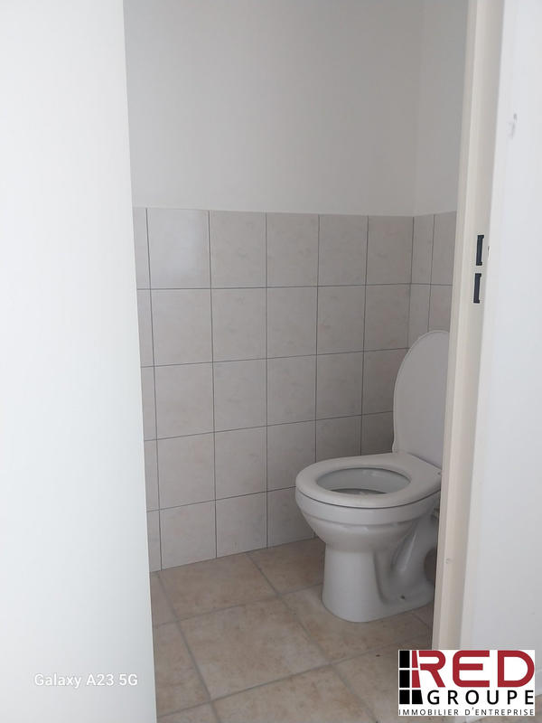 Bureau - 67 m² - 2 pièces