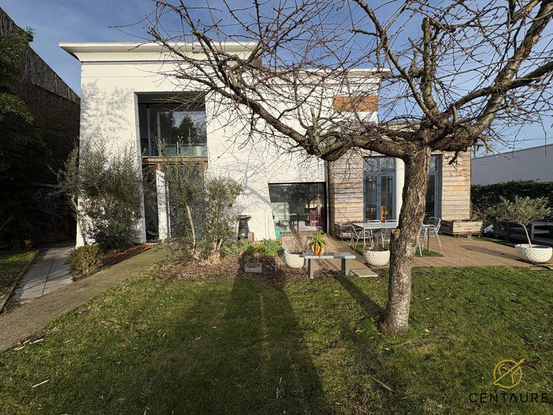 Villa - 400 m² - 9 pièces