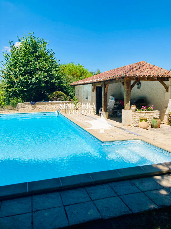 Maison - 207 m² - 6 pièces