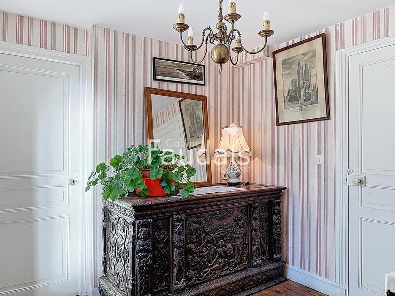 Maison - 285 m² - 7 pièces