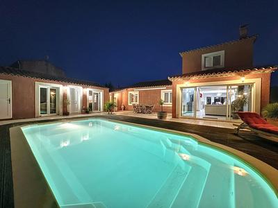 Villa - 190 m² - 8 pièces