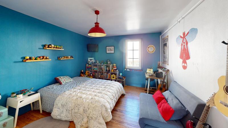 Demeure - 210 m² - 5 pièces