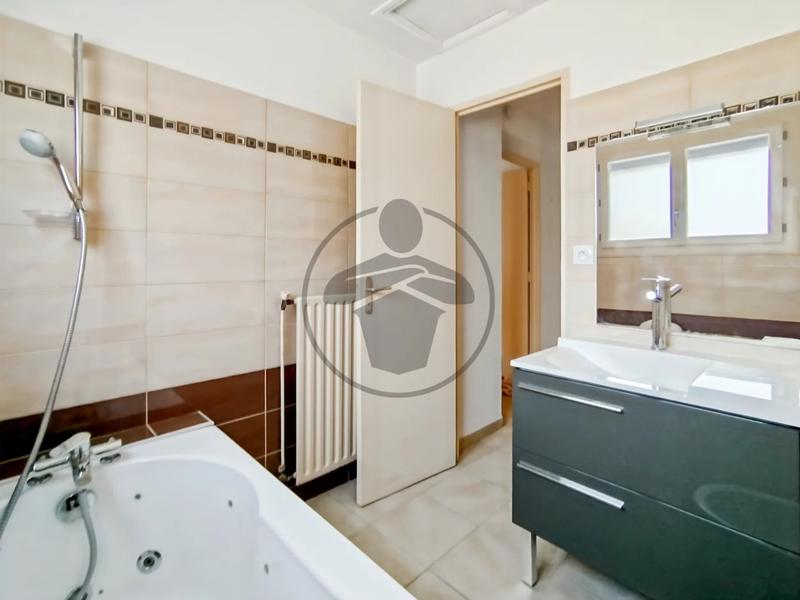 Maison - 113 m² - 6 pièces