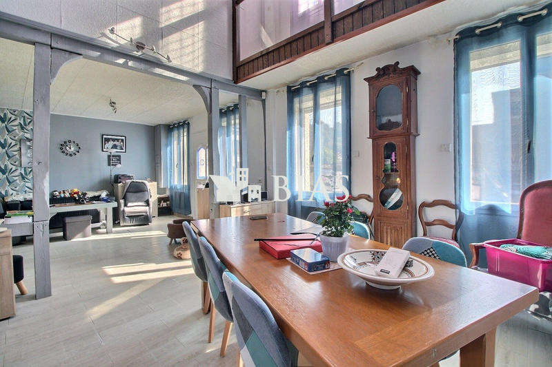 Maison - 160 m² - 7 pièces