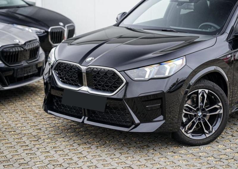 Bmw X2 20i 170 m-Sport / Toit Ouvrant Attache Remorque Coffre Elec Apple Carplay Android Auto