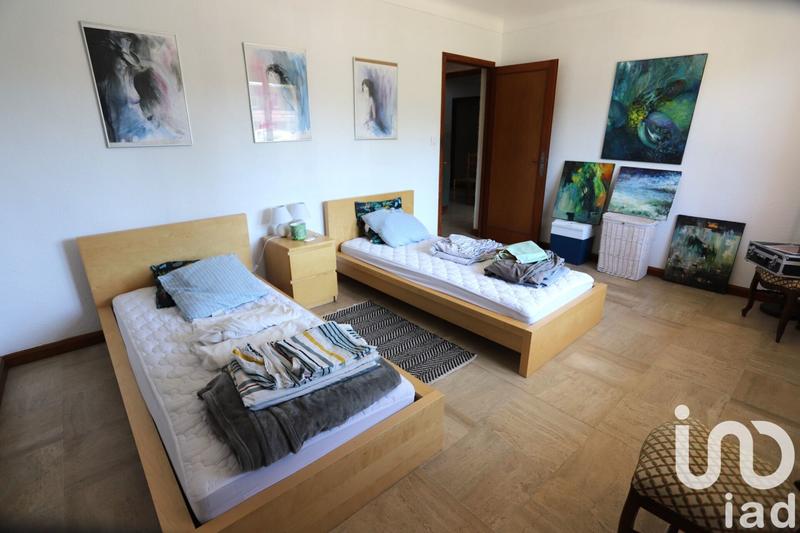 Maison - 219 m² - 8 pièces