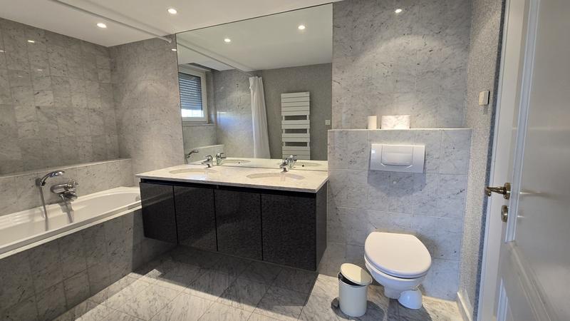 Appartement - 125 m² - 5 pièces