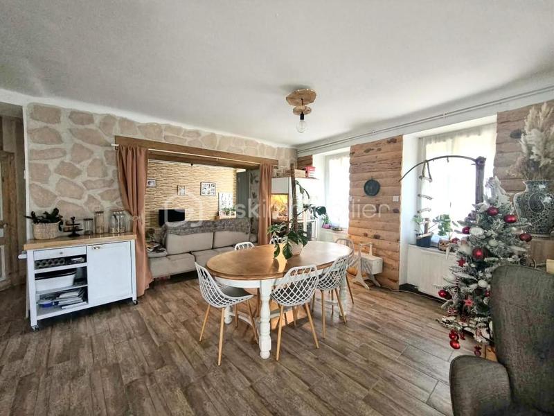 Maison en pierre - 230 m² - 9 pièces