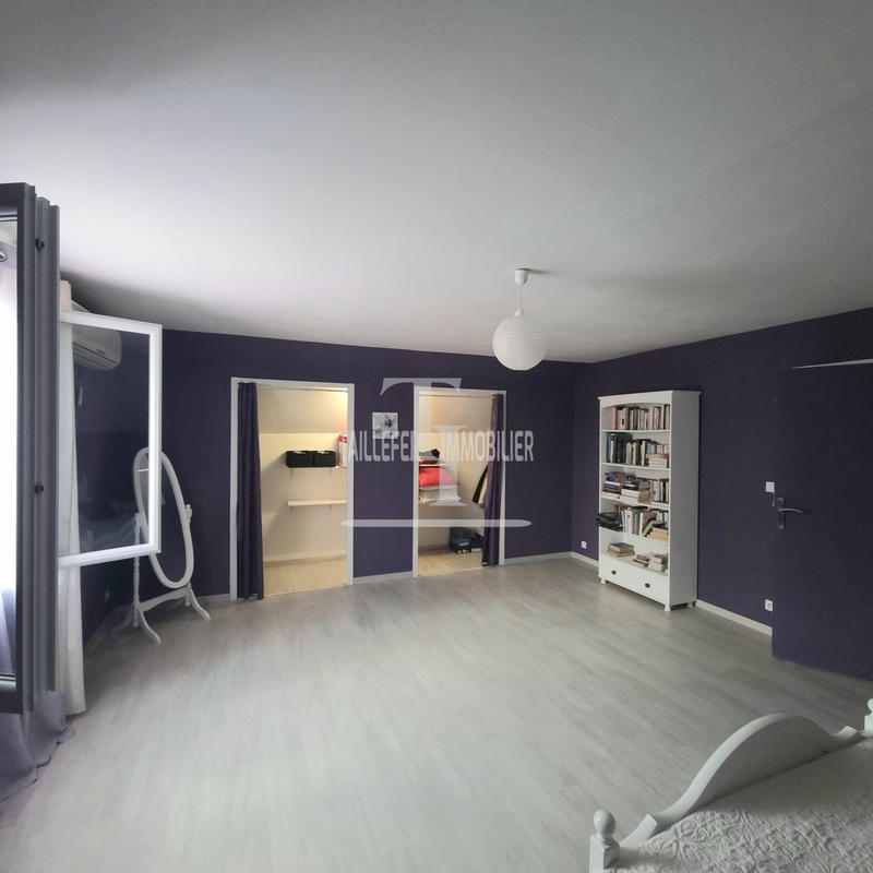 Maison - 210 m² - 6 pièces