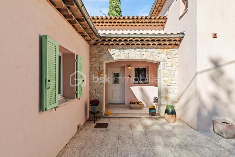 Villa - 167 m² - 5 pièces