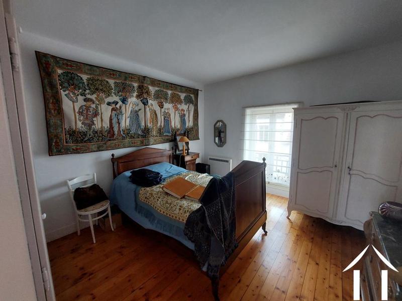 Maison - 215 m² - 6 pièces