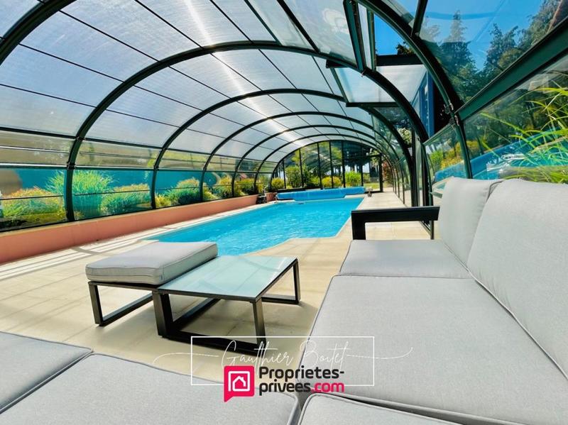 Maison - 350 m² - 9 pièces