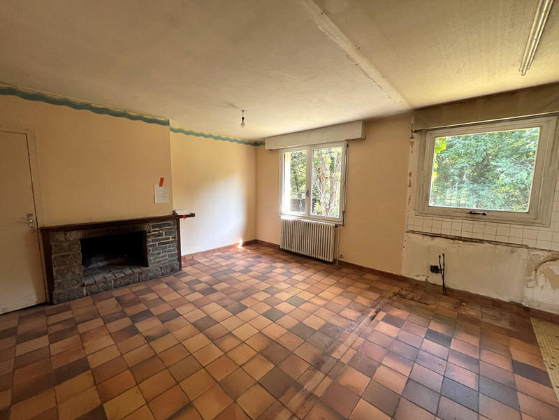 Maison - 250 m² - 6 pièces