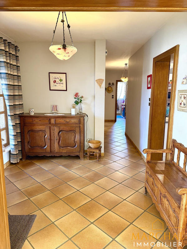 Maison traditionnelle - 200 m² - 8 pièces