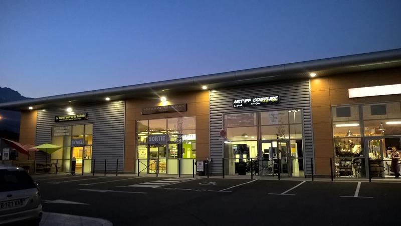 Local commercial - 100 m² - 1 pièce