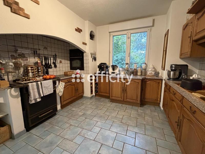 Maison - 235 m² - 6 pièces