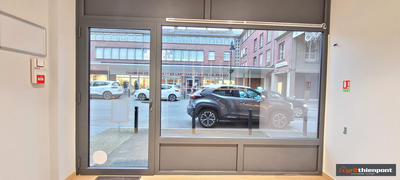 Local commercial - 30 m² - 2 pièces