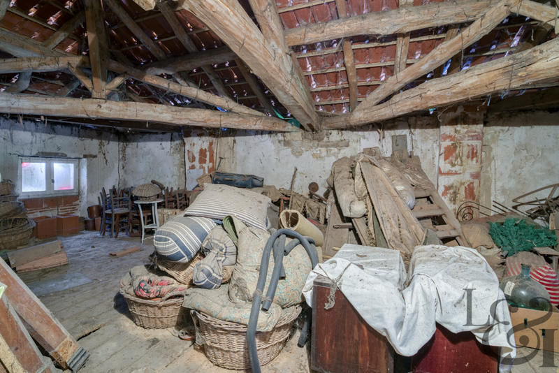 Maison - 250 m² - 9 pièces