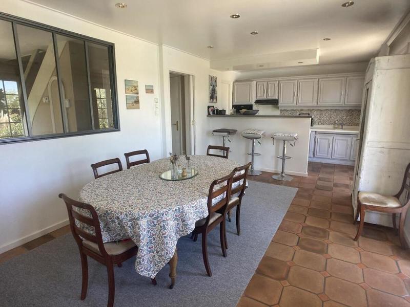 Maison - 140 m² - 6 pièces