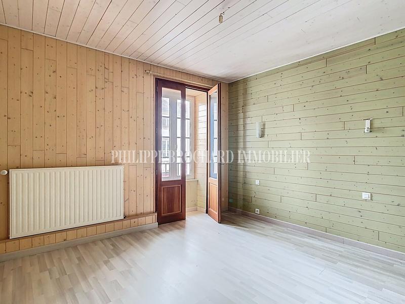 Local d'activités - 104 m²