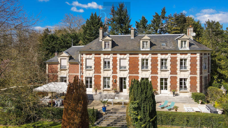 Maison - 430 m² - 11 pièces