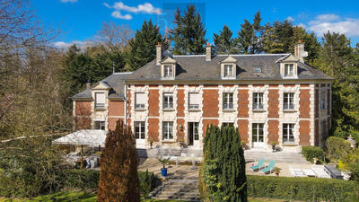 Maison - 430 m² - 11 pièces