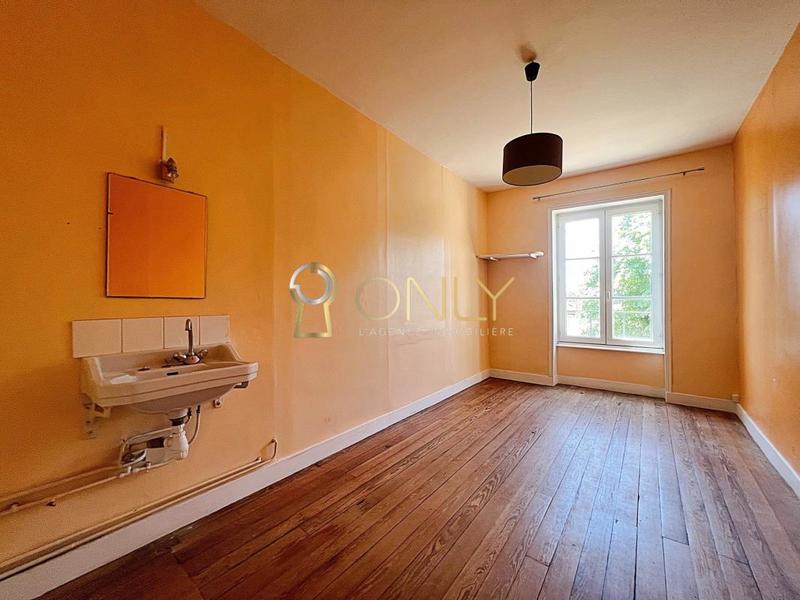 Maison - 285 m² - 10 pièces