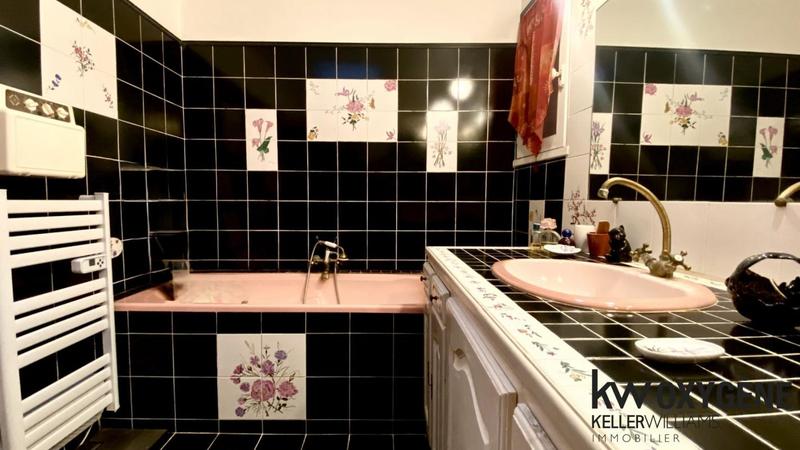 Maison traditionnelle - 236 m² - 8 pièces