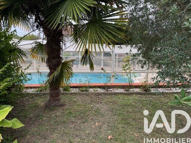 Maison - 218 m² - 6 pièces