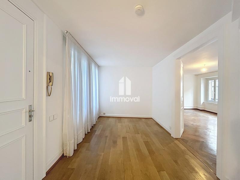 Appartement - 96 m² - 2 pièces