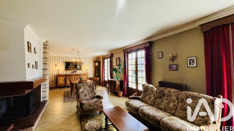 Maison - 230 m² - 8 pièces