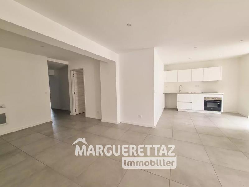 Appartement - 93 m² - 4 pièces