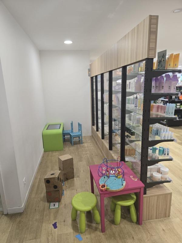 Local commercial - 600 m² - 15 pièces