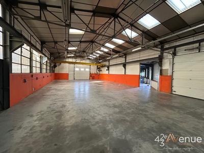 Local d'activités - 670 m²