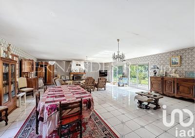 Maison - 196 m² - 8 pièces