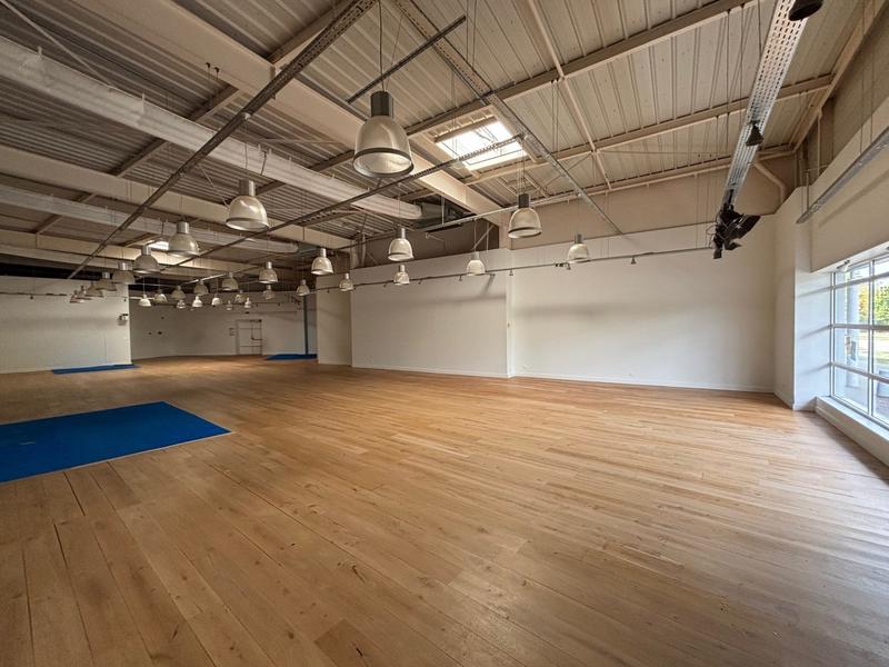 Local commercial - 409 m²