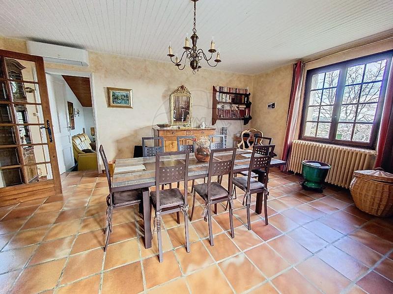 Maison - 128 m² - 7 pièces