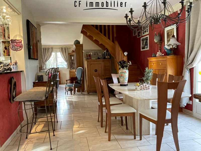 Maison - 210 m² - 7 pièces