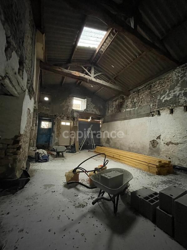 Maison en pierre - 205 m² - 7 pièces