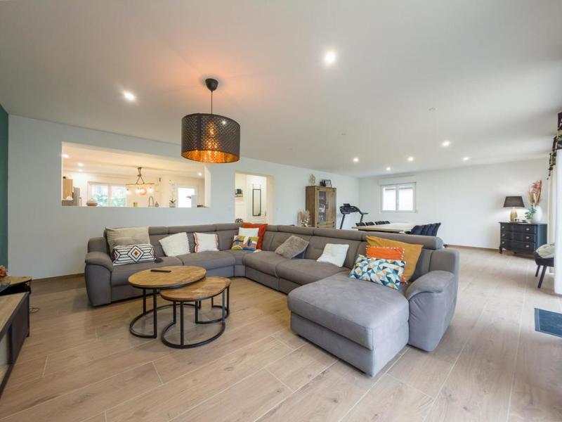 Maison - 198 m² - 6 pièces