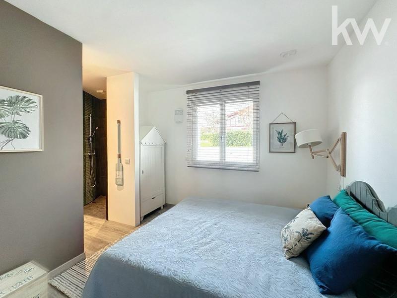 Maison - 220 m² - 6 pièces