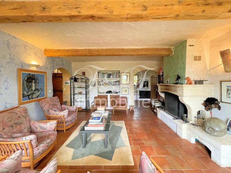 Propriété - 190 m² - 6 pièces