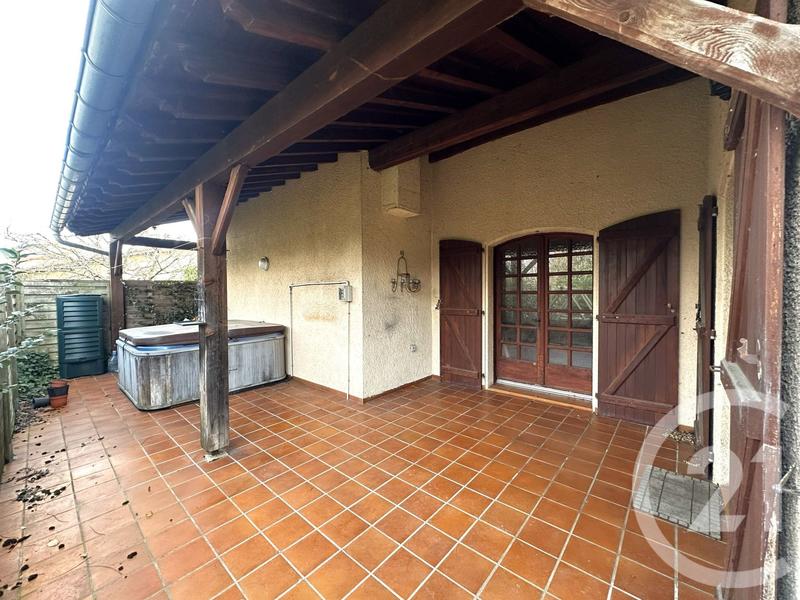 Maison - 248 m² - 7 pièces