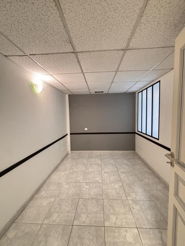 Local commercial - 139 m²