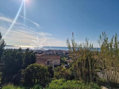 Terrain constructible - 1 393 m²