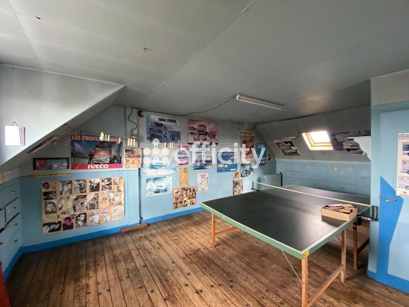 Maison - 223 m² - 9 pièces