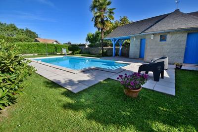 Maison - 313 m² - 8 pièces